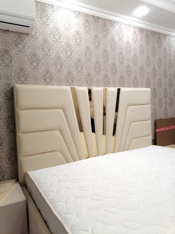 Кровать "Гордения" беж 38.000.руб.
