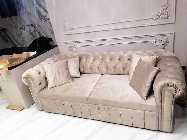 Диван "Честер" молочный 65.000.руб.
