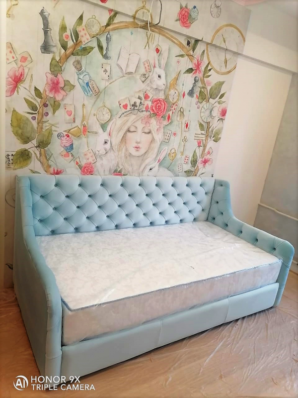Кровать "Лина" голубая  35.000.руб.